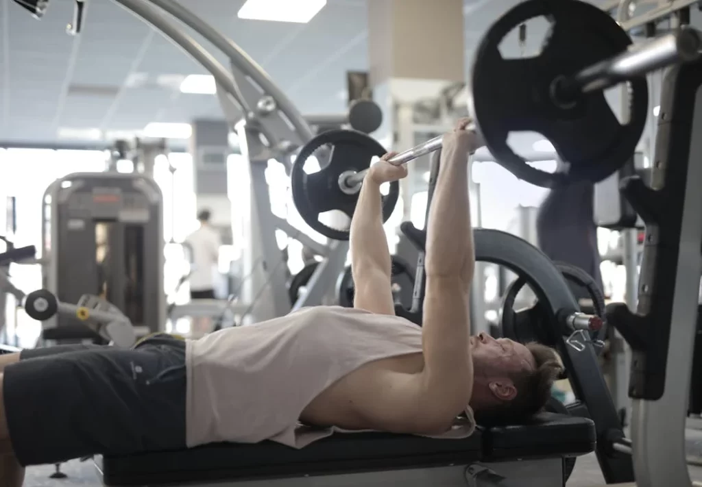4 Komponen Utama Latihan V Taper Yang Benar 7 Bench Press