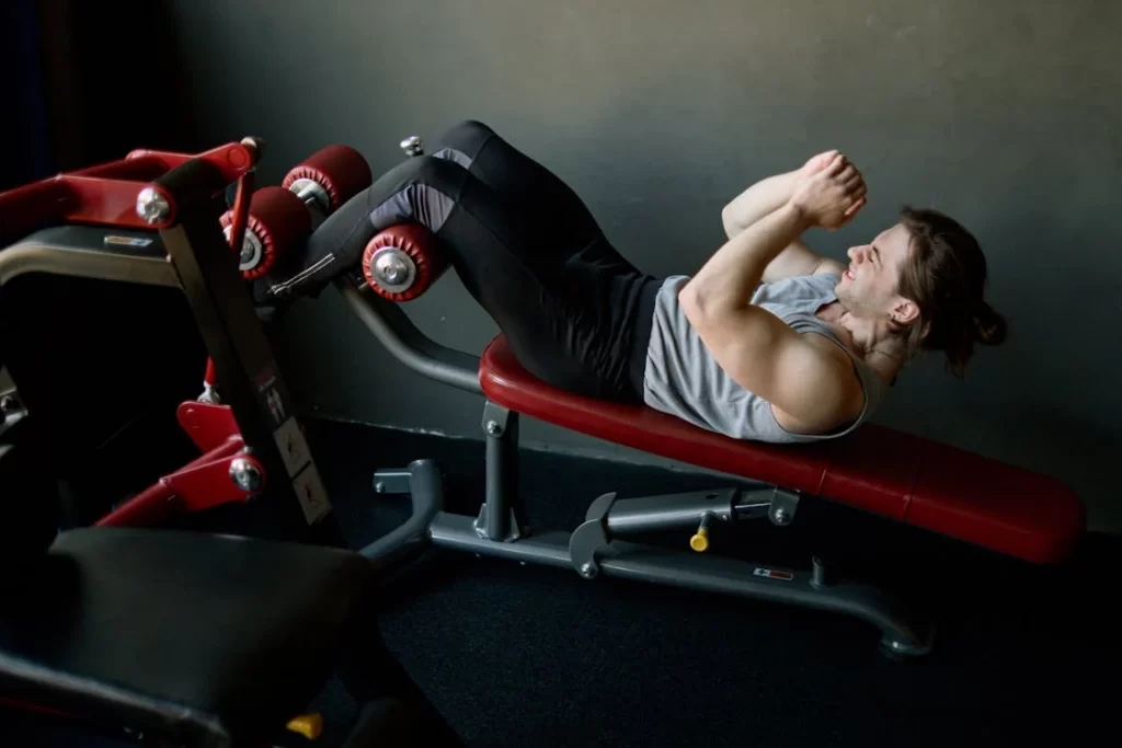 4 Komponen Utama Latihan V Taper Yang Benar 10 Crunches